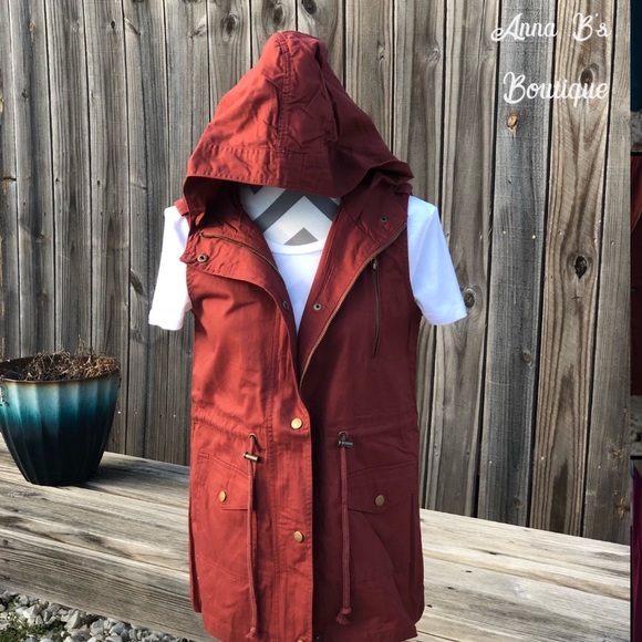 Rust Utility Vest - Picture 2 of 2